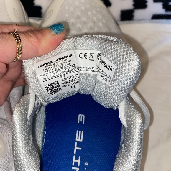 Men’s Under Armour Sneakers - Picture 7 of 9